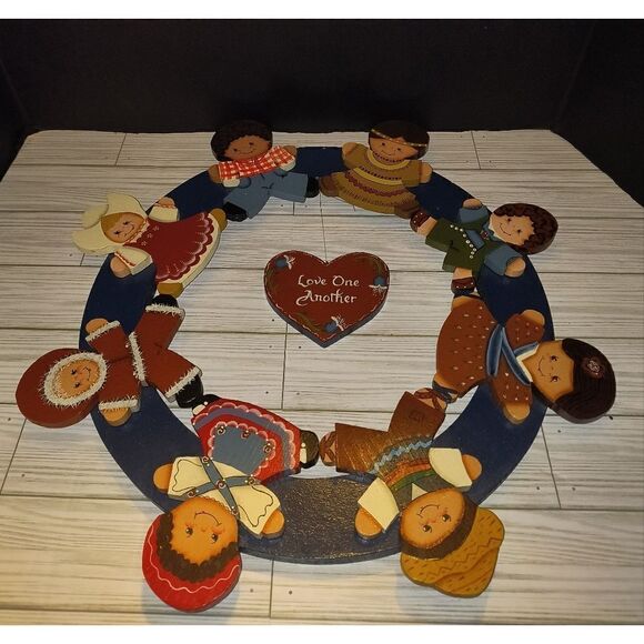 Vintage Wooden Wall Decor Children Of The World Love One Another 19½in Round - Picture 1 of 12